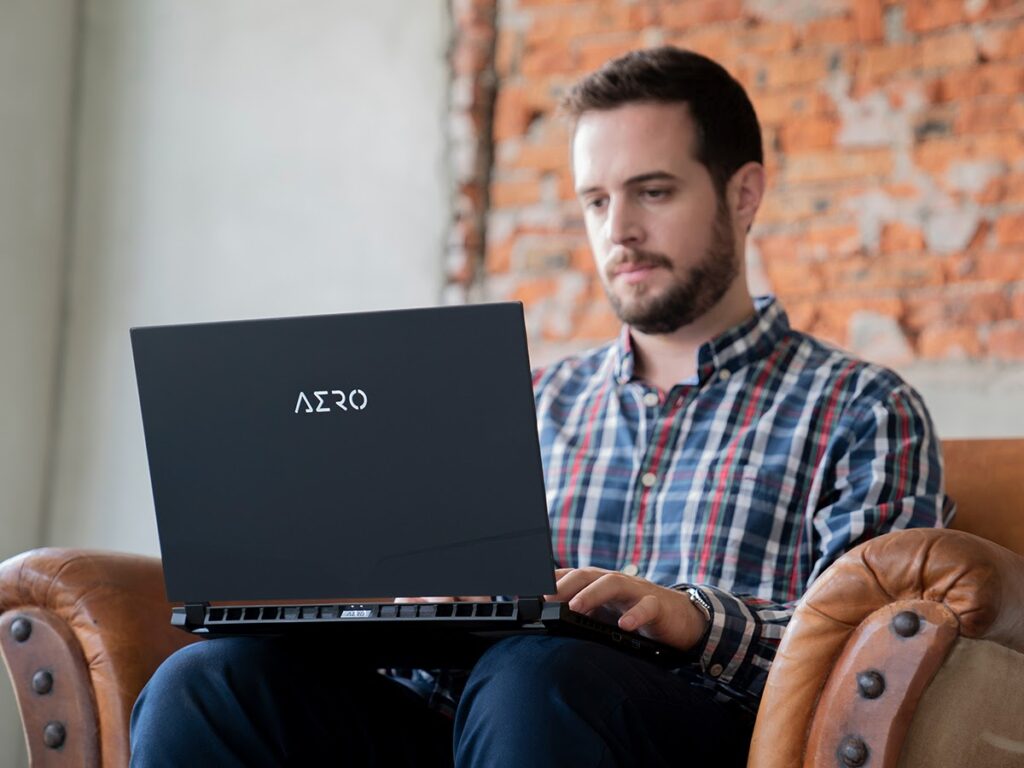 Corona-Krise: GIGABYTE unterstützt Home Office und Entertainment mit reduzierten Notebook-Preisen