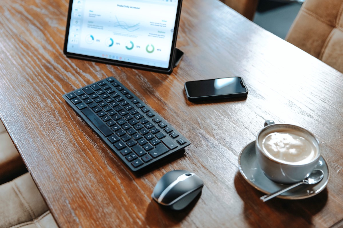 CHERRY KW 9200 MINI: Kabellose Kompakttastatur besticht durch perfekte Kombination aus Design und Funktion Cherry