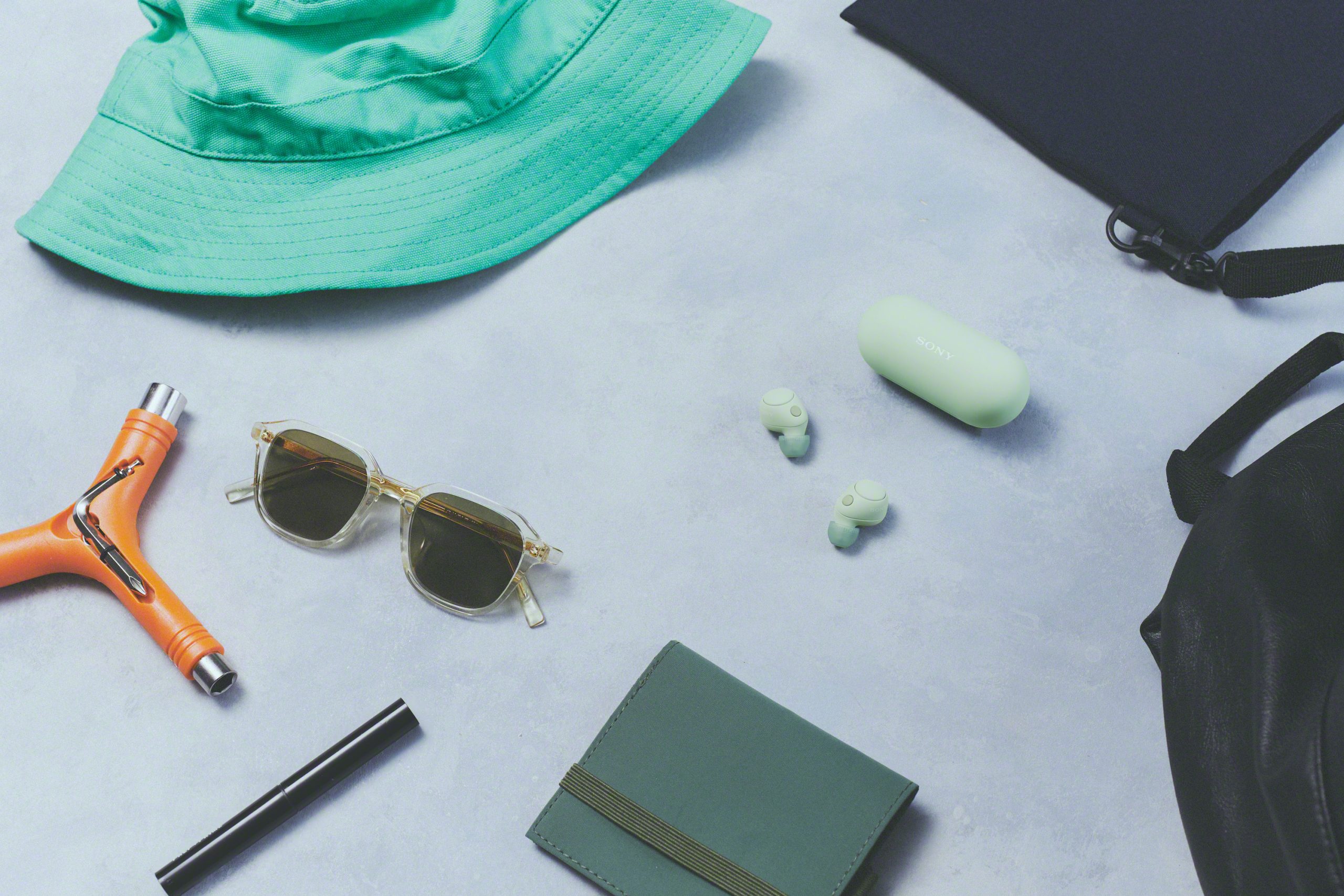 WF-C700N_SageGreen_Insituation-Large