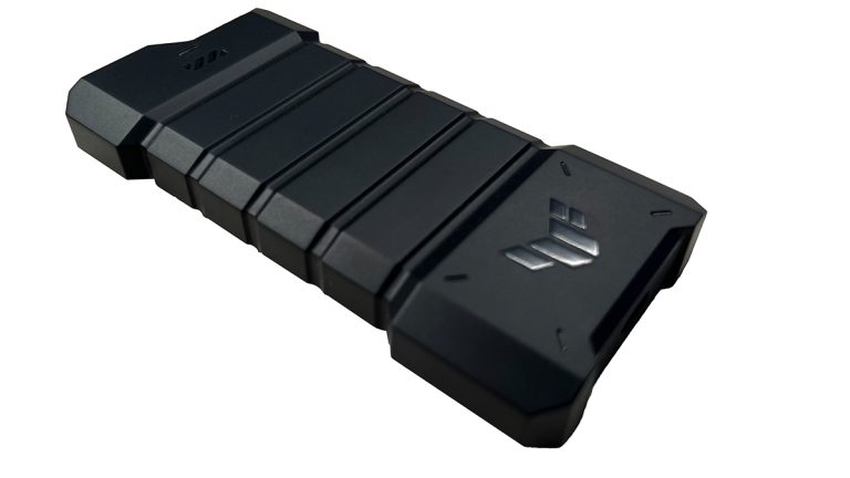 ASUS TUF GAMING A2 - NVMe-Case im Test