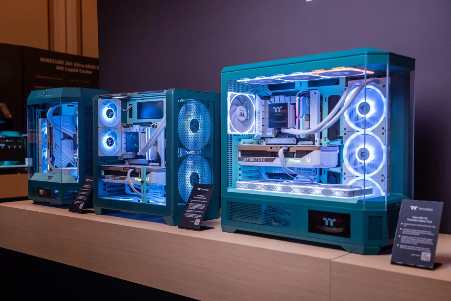 Thermaltake präsentiert Transformative Teal als definierende Farbe für 2026
