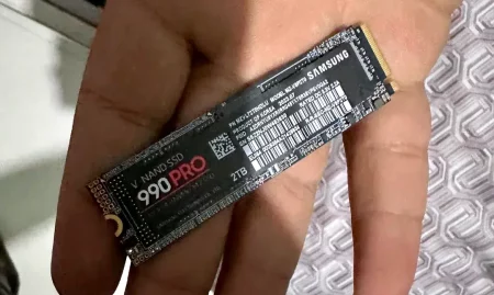 Gefälschte Samsung 990 Pro SSD sieht echt aus – liefert aber nur 20 MB/s