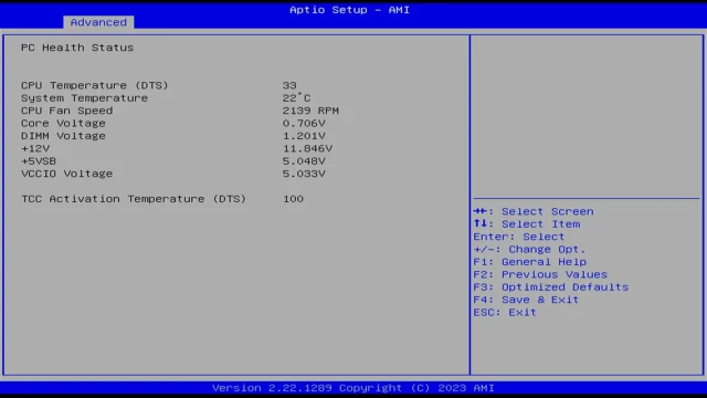 Im PC Health Status werden Spannungen und Temperaturen angezeigt